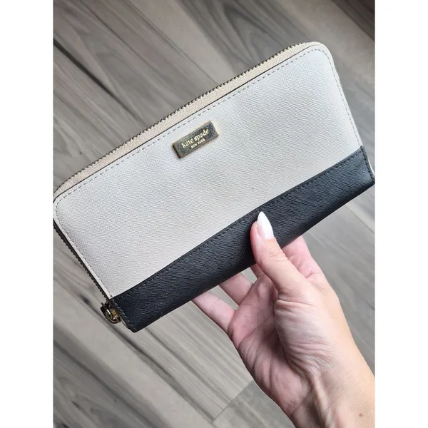 Kate Spade Two-Tone Zip Wallet in Cream and Black - Image 10
