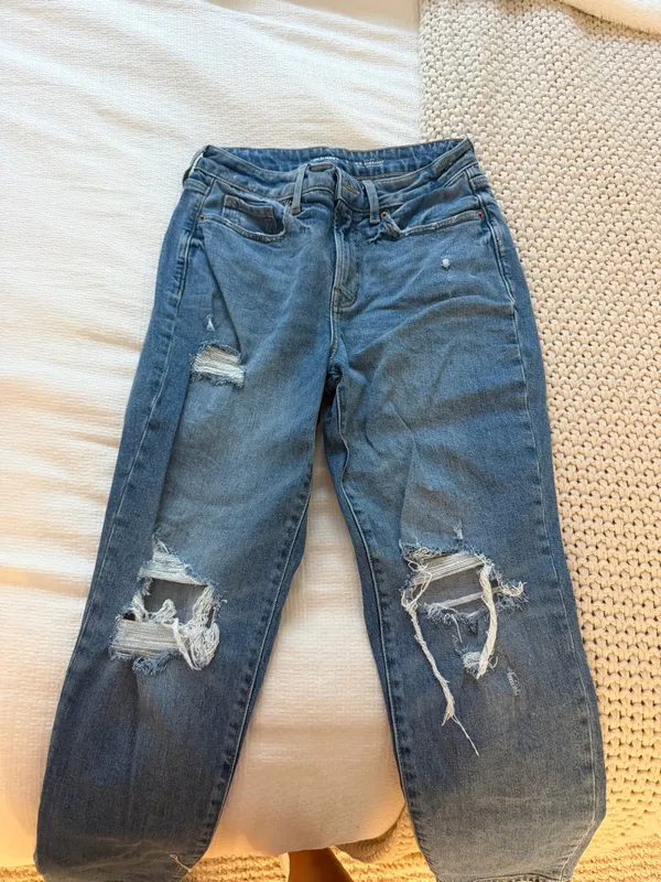 Old Navy Light Blue Straight-Leg Jeans with Distressed Knees - Image 2