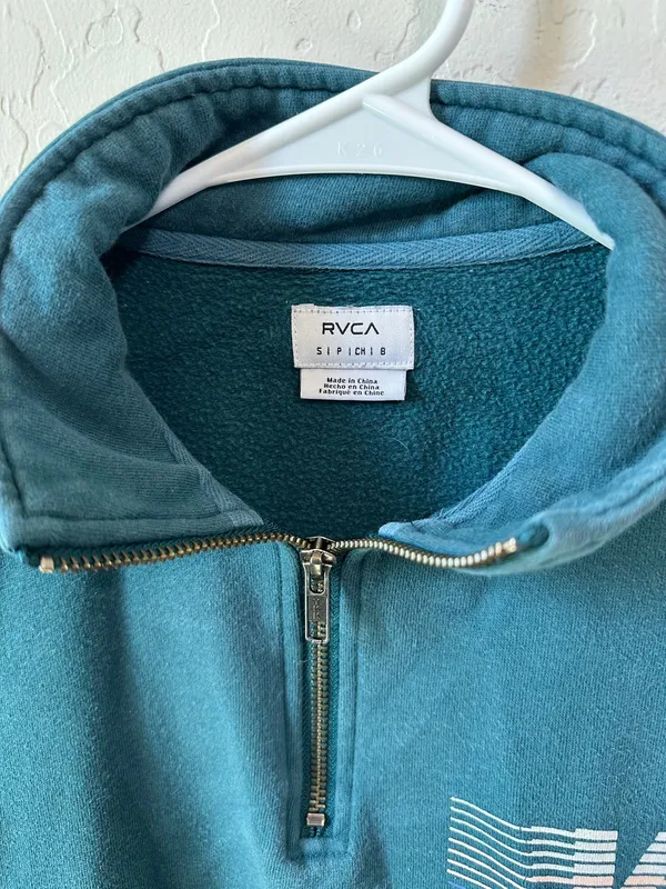 Crop Rvca sweatshirt  - Image 2