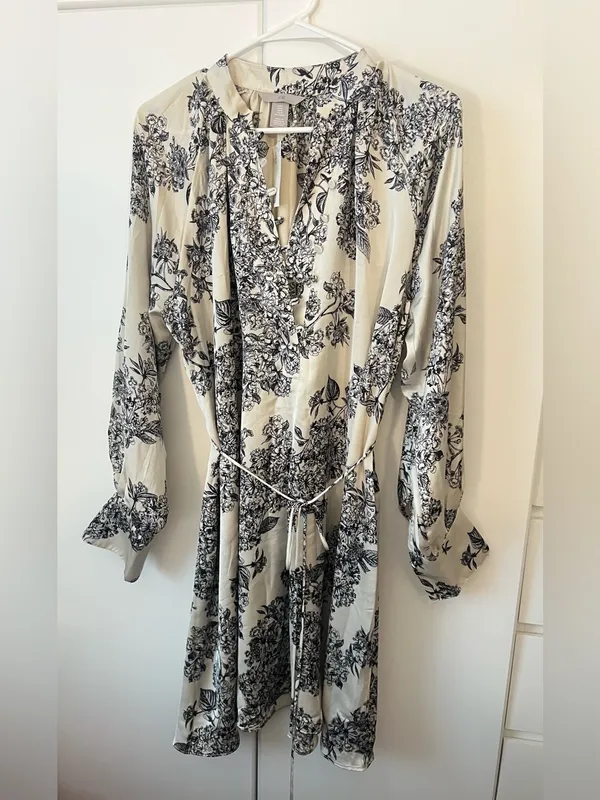 Satin Toile Floral Print Long Sleeve Mini Dress with Belt NWT medium - Image 3