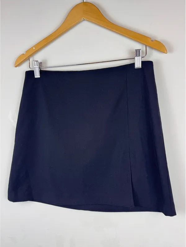 Sunday Best Aritzia Tatiana A-Line Mini Skirt Black Side Slit Size 8 - Image 5
