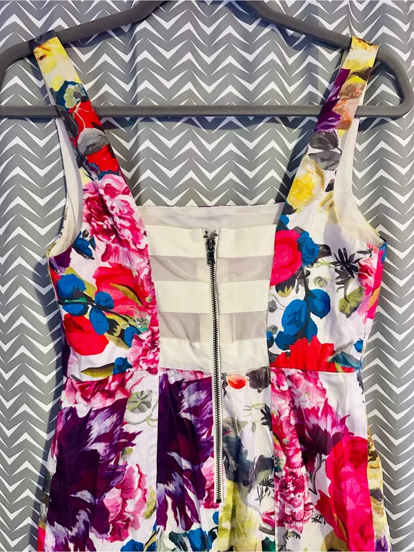 Alice + Olivia | Sleeveless Floral Sheath Dress, size 2 - Image 5