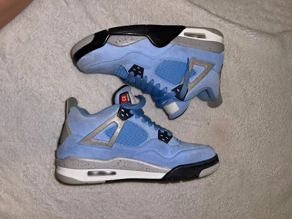 Jordan 4 University Blue - Image 2