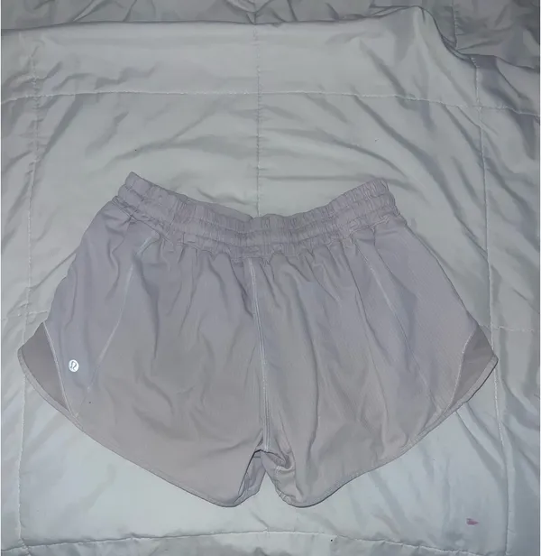 Lululemon Low-Rise Hotty Hot Shorts 2.5" Lined - Image 2