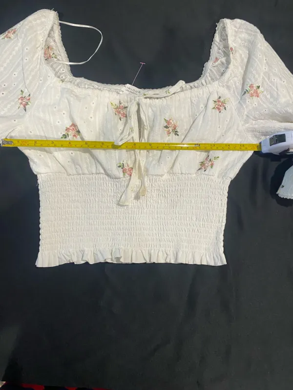 Kirious White Cropped Peasant Top with Pink Floral Embroidery - Image 3