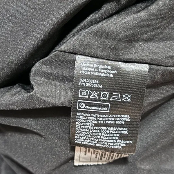 Divided Women's Black Cropped Puffer Jacket M - Image 7