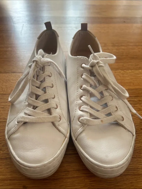 GAP White Women's Low-Top Lace-Up Sneakers size 7 - Image 2