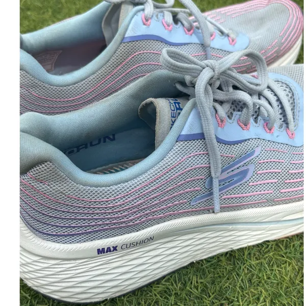 Skechers GOrun Max Cushioning Delta Womens 8.5 Blue Pink Running Shoes - Image 8