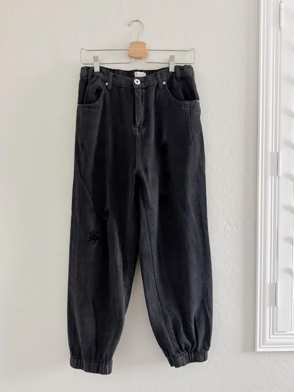 POL Distressed Boho Jogger Pant in Black Size L - Image 2