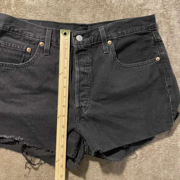 Levi's 501 Shorts Womens Sz 32 Black Denim Jean Cut-Off Distressed Fringe Casual - Image 7