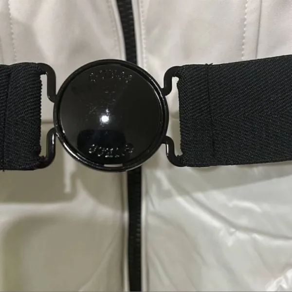 Guess White Lightweight Puffer Belted
Jacket(Size Small) - Image 6