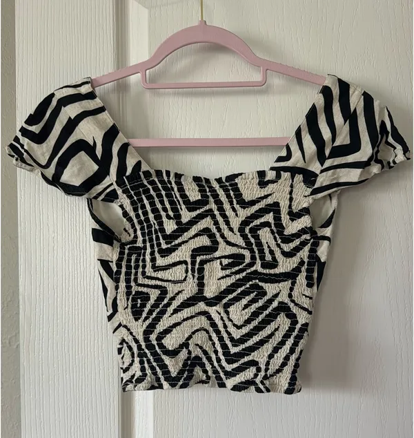 Midnight Sky Twist Front Zebra Print Crop Top - Image 4