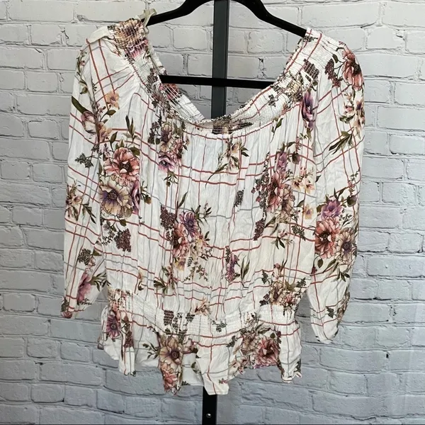 Gimmicks by BKE Cold Shoulder Front Tie Blouse - Image 4