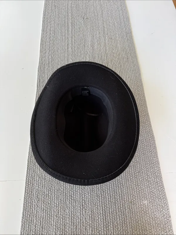 Source Unknown Black Felt Cowboy Hat w Tripe Row Rhinestone Crystal Band - Image 6