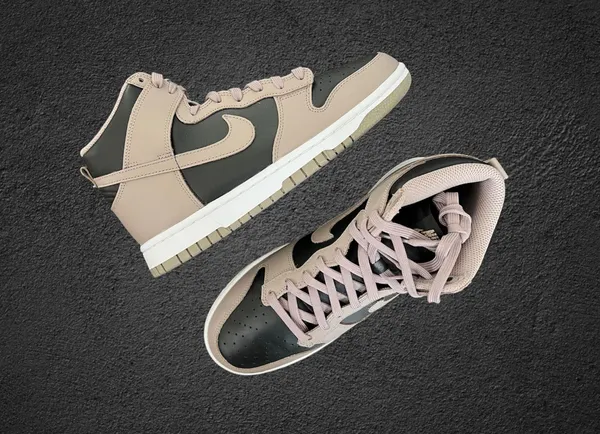 Nike NIB  Dunk High Moon Fossil - Image 2
