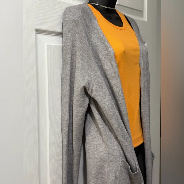 Love Tree Gray Open Front Cardigan Sweater size Medium - Image 4