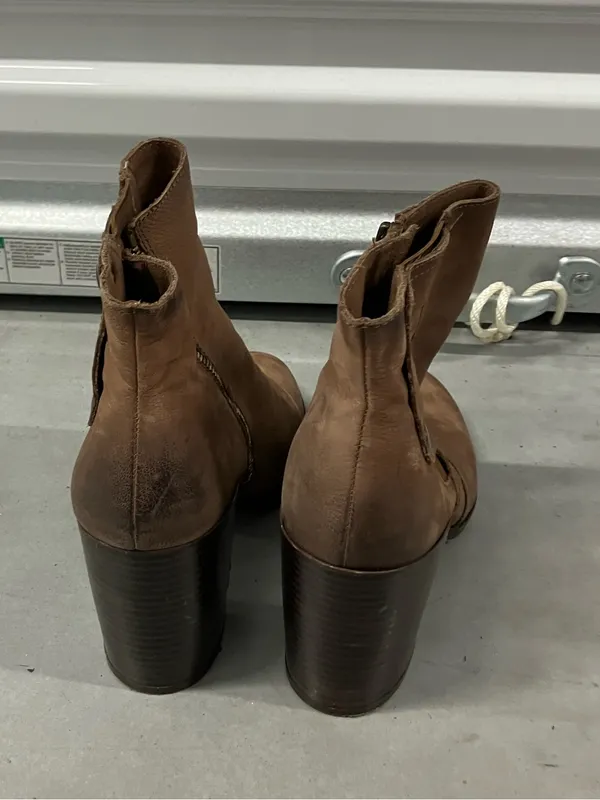 Nicole booties size 9 Brown - Image 2