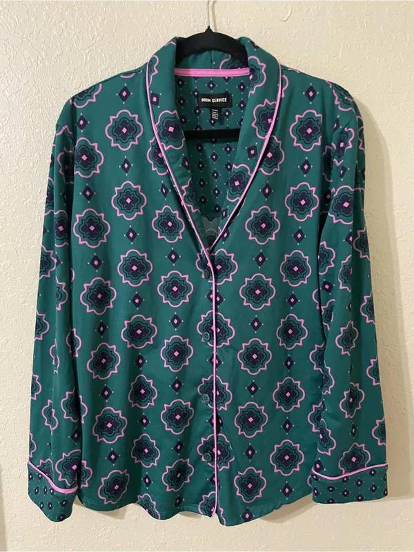 Room Service Geo Print Long Sleeve Pajama Sleep Top Size XL Green Pink Soft - Image 8