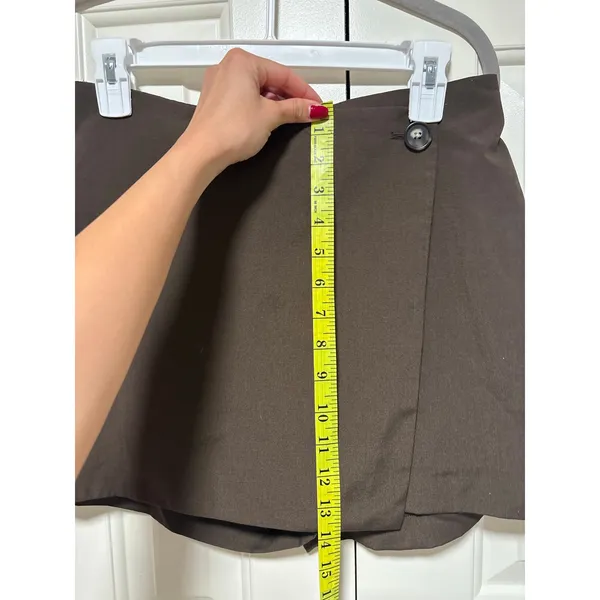 H&M Brown Skort Size 6 Women's Skort with Button Detail - Image 5