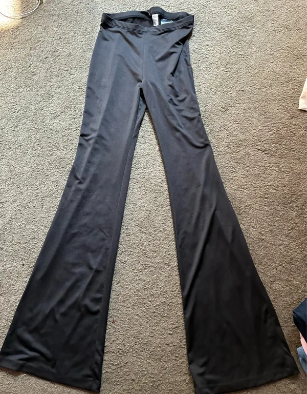 Divided Black flare pants - Image 4
