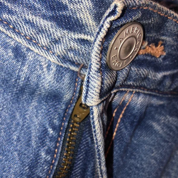 American eagle 90’s slim boyfriend size 10 short jeans extra distressed - Image 3