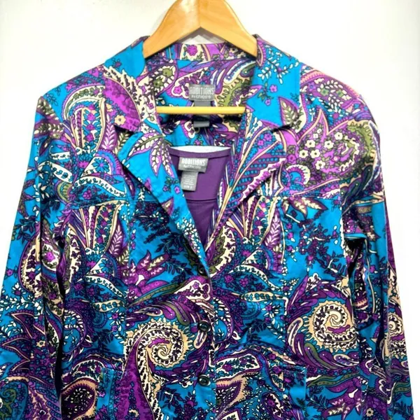 Chico’s Additions Paisley Button Front Long Sleeve Jacket Free Bonus Tank Top - Image 4