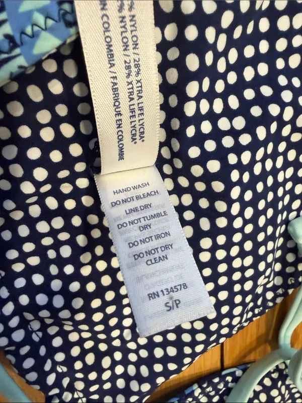 Vineyard vines two pieces swim suit size small . - Image 5
