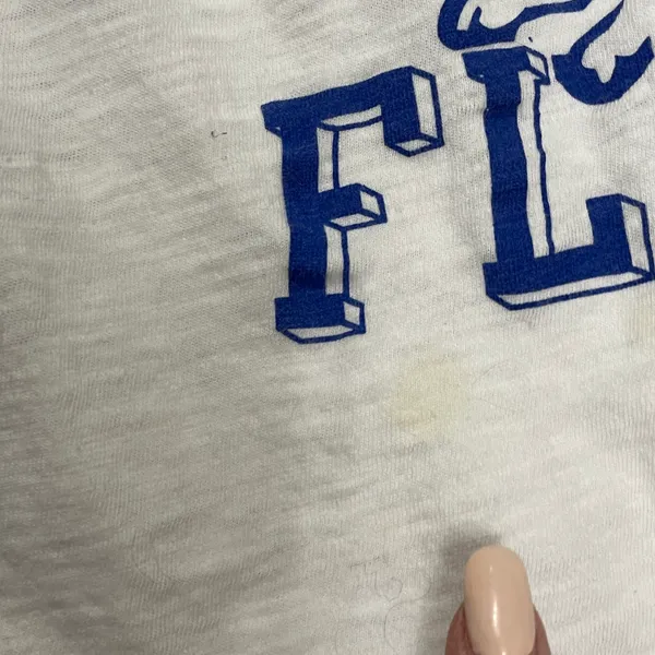 Pressbox UF Gators Blue and White V-neck Tshirt Size Medium - Image 9