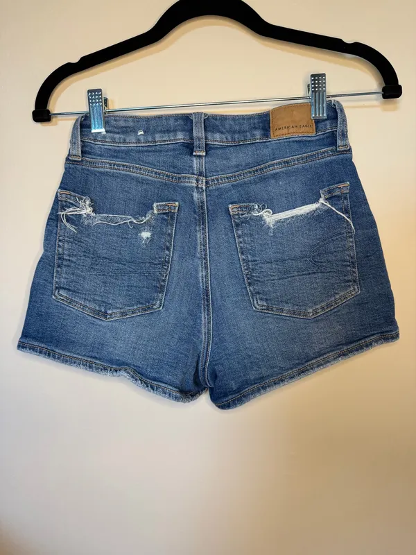 American Eagle Outfitters - Image 2