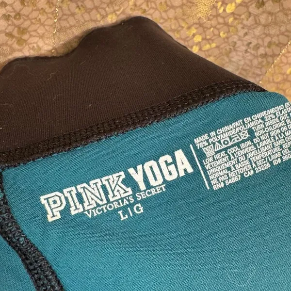 PINK Victorias‎ Secret Teal Black Aztec Yoga Athletic Capri Leggings Large - Image 3