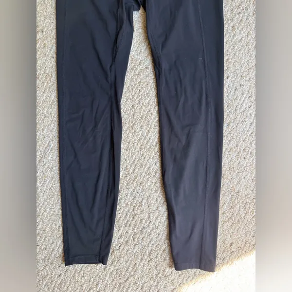 HALARA Black High-Waist Athletic Leggings with Side Pockets - Image 4