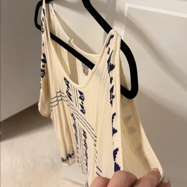 Ecote aztec print cold shoulder flowy blouse - Image 7