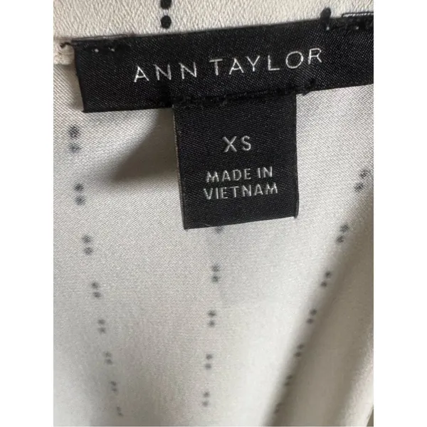 Ann Taylor black and white pleated top size XS - Image 4