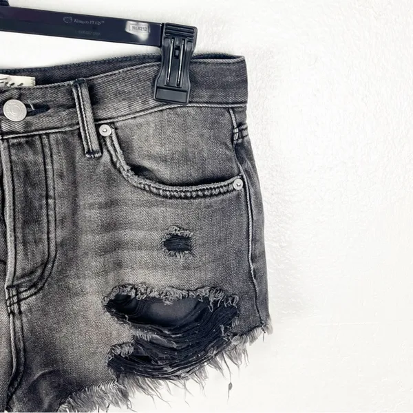 FREE PEOPLE Black Wash Button Fly Ripped Distressed Fray Hem Shorts Size 26 Boho - Image 9