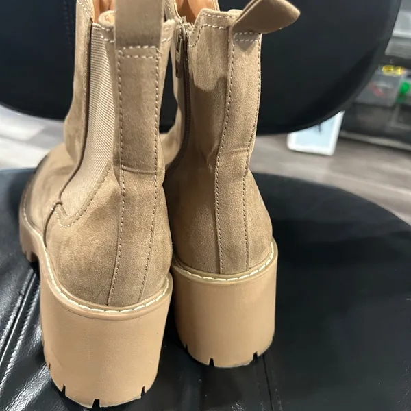 Universal Thread Tan Suede Ankle Boots - Image 4