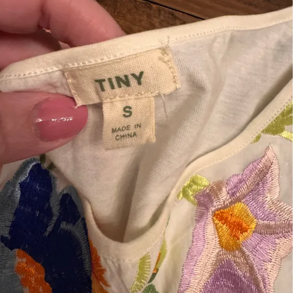 ANTHRO | TINY Embroidered Floral‎ Blouse - Image 5