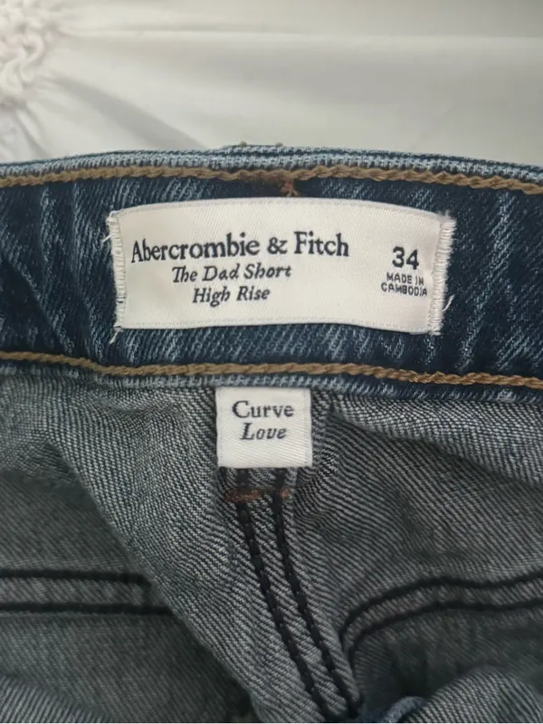 Abercrombie & Fitch The Dad Short High Rise in Medium Wash Curve Love - Image 4