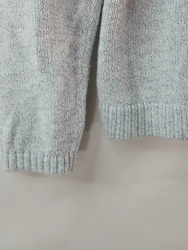Old Navy L Gray Oversized Pullover Sweater - Image 4