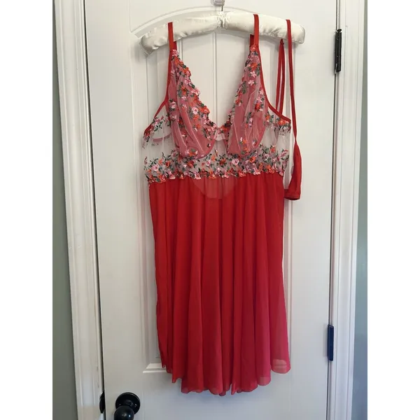 Women’s 3XL Red Floral Embroidered Sheer Mesh Babydoll Lingerie & Matching Thong - Image 2