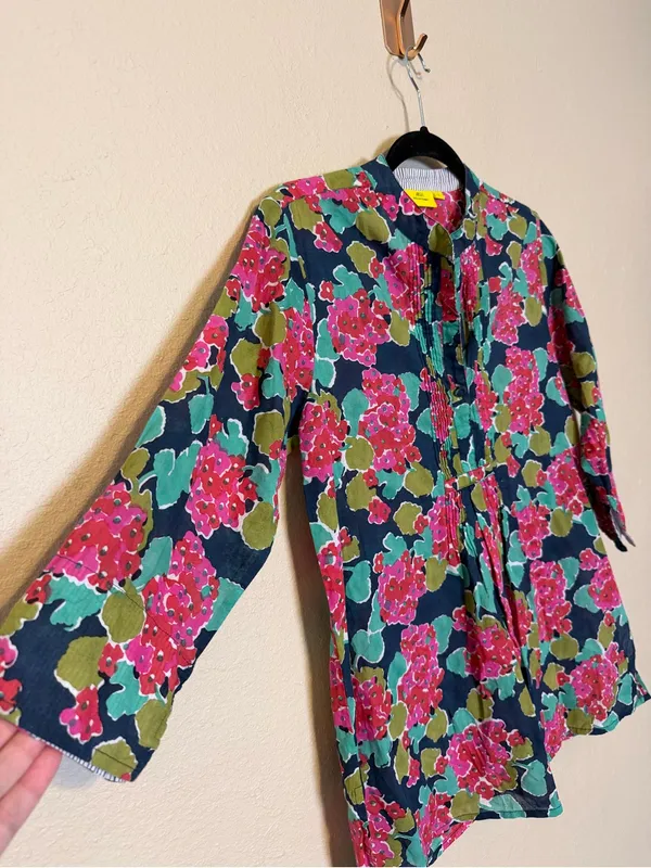 Roller Rabbit floral‎ 3/4 Sleeves Cotton Top Size Small - Image 2