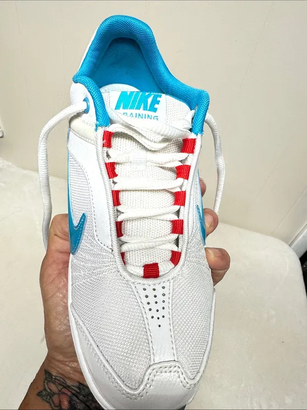 Nike Air Essentials Sister ll Training shoes - Image 4
