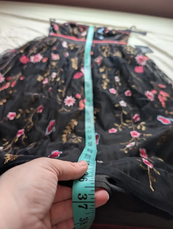 NWT Lulus For the Frill of It Embroidered Strapless Midi Dress Small Black/Pink - Image 8