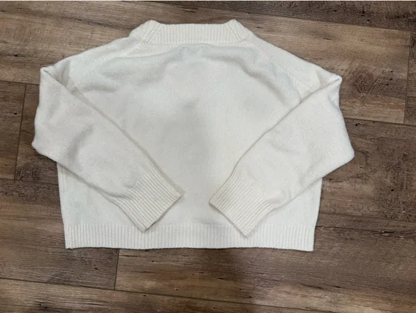 Abercrombie Sweater Women’s V-Neck white - Image 5
