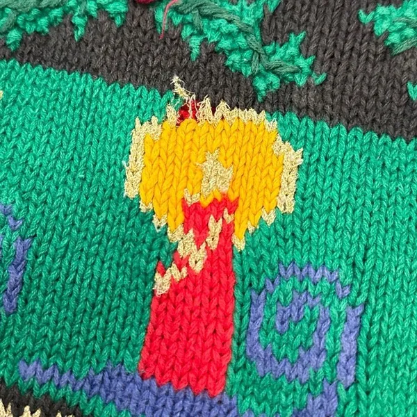 Vintage Christmas sweater size large - Image 6