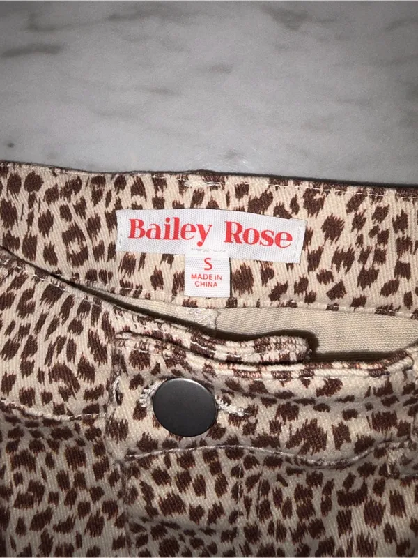 NWOT Bailey Rose Leopard Cheetah Print High Rise Straight Wide Leg Pants S - Image 5