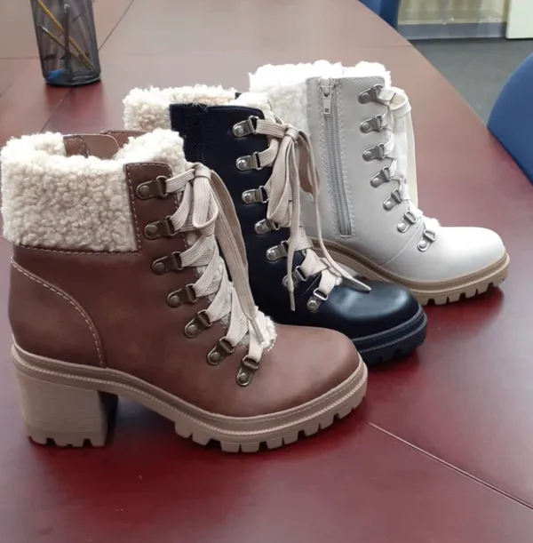 Black Sherpa Lace Up Lug Sole Boot Size 6.5 - Image 3