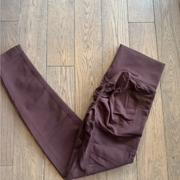 Burgundy High - Image 6