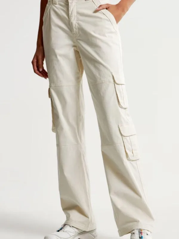 Abercrombie Women's Cream Relaxed Cargo Pants - Image 2
