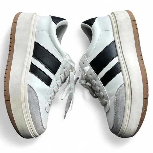 white and black platform sneakers Size 7 - Image 3
