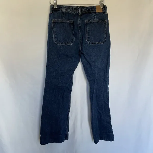 Zara medium wash‎ denim jeans straight leg women's size 6 pockets double buttons - Image 6